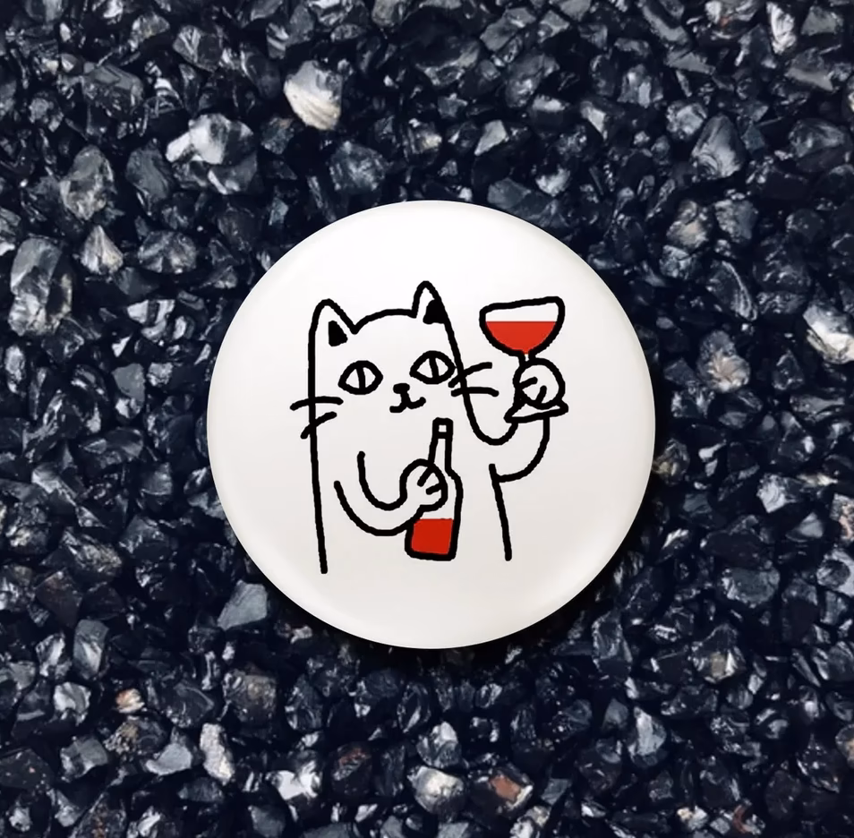 Значок "Кот с винишком"