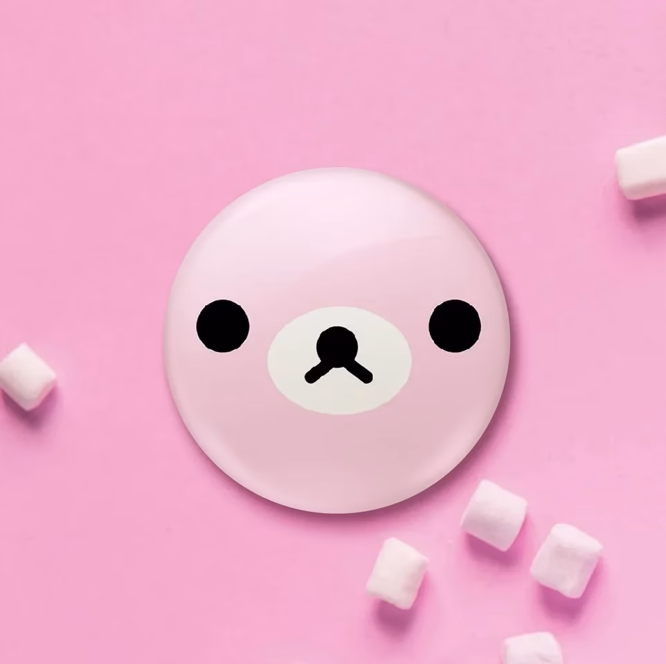 Значок "Рилаккума" (морда розового медведя)